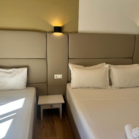 Hotel_Tier Атина Екстериор снимка