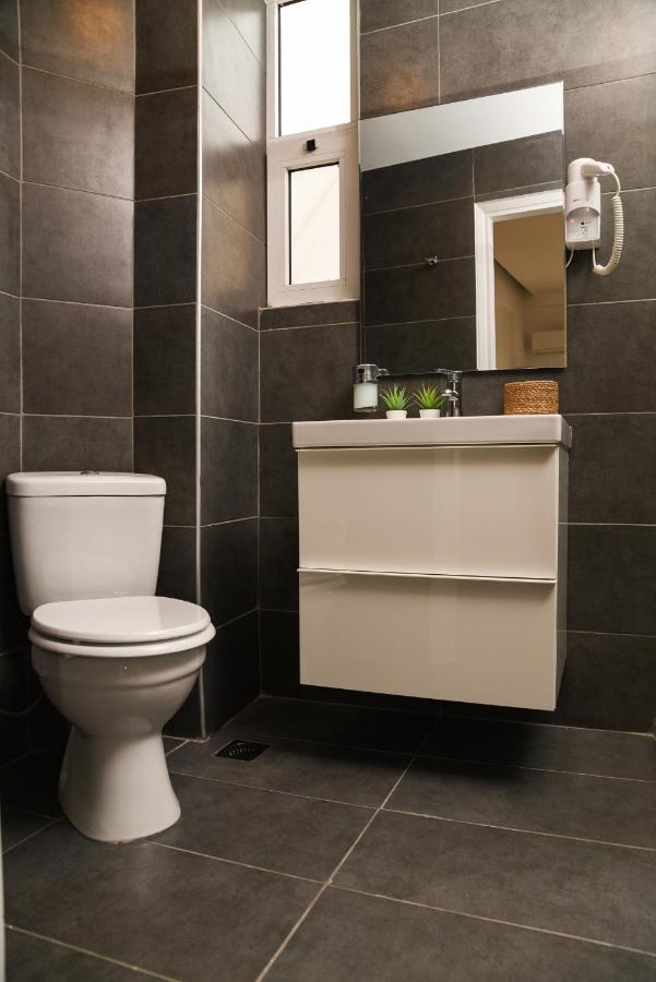 Hotel_Tier Атина Екстериор снимка