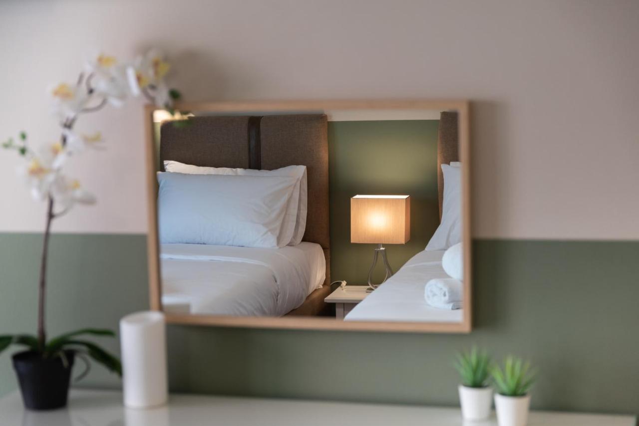 Hotel_Tier Атина Екстериор снимка