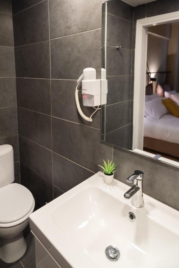 Hotel_Tier Атина Екстериор снимка