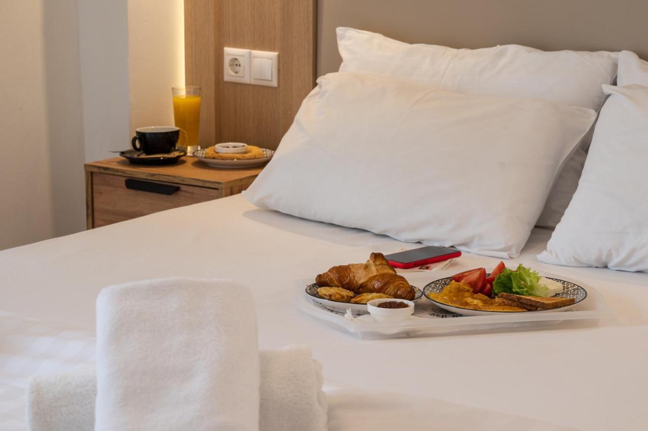 Hotel_Tier Атина Екстериор снимка