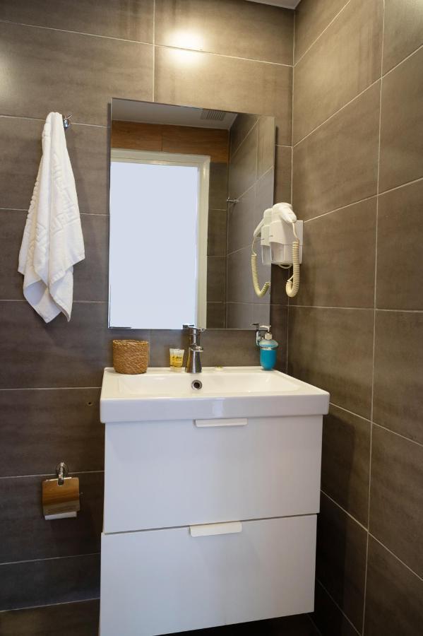 Hotel_Tier Атина Екстериор снимка