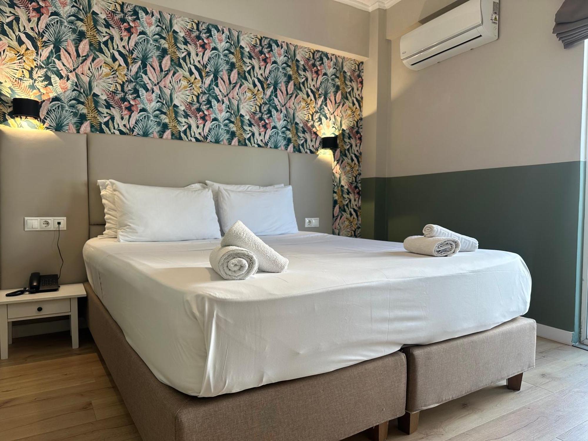 Hotel_Tier Атина Екстериор снимка