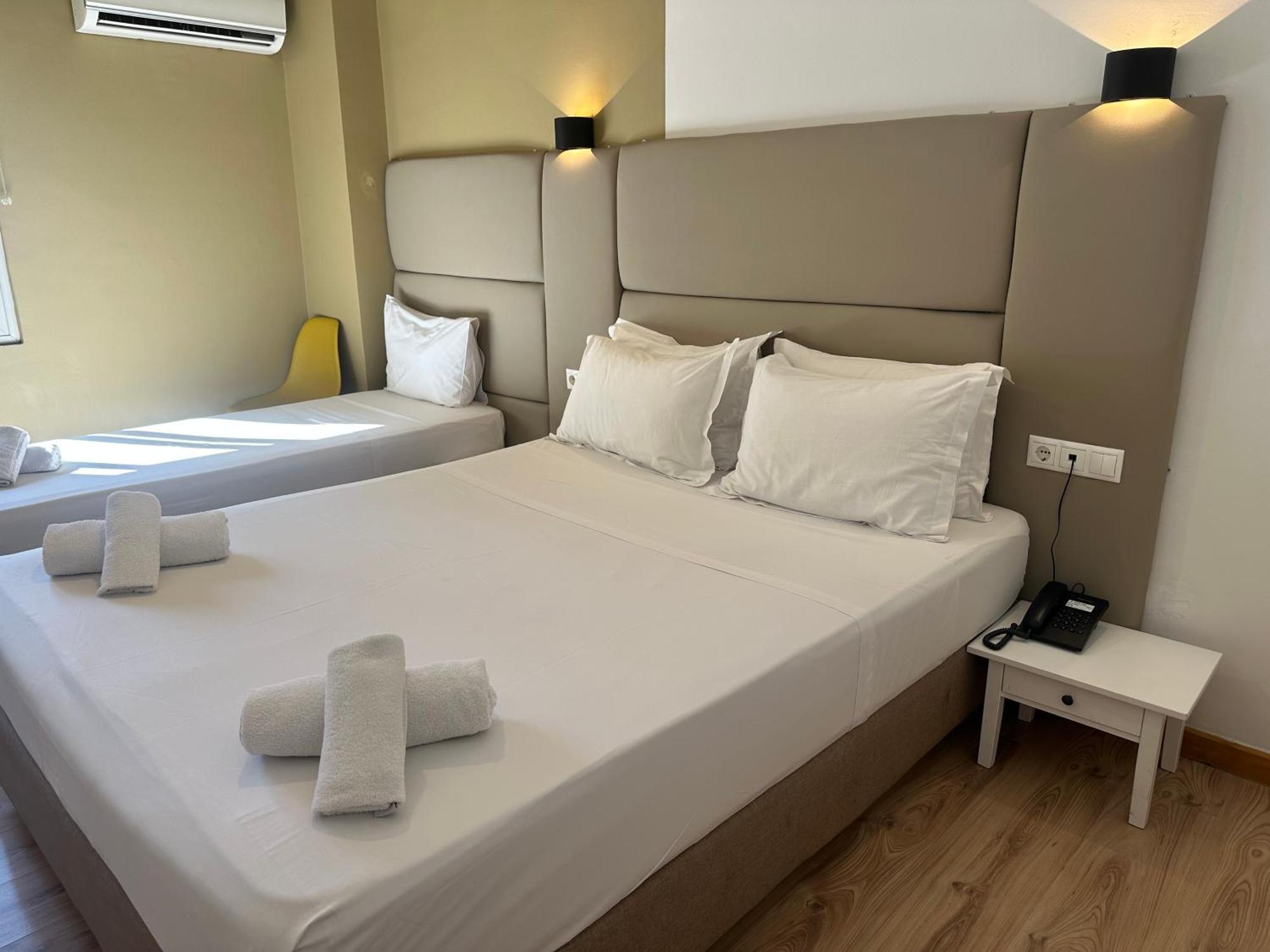 Hotel_Tier Атина Екстериор снимка