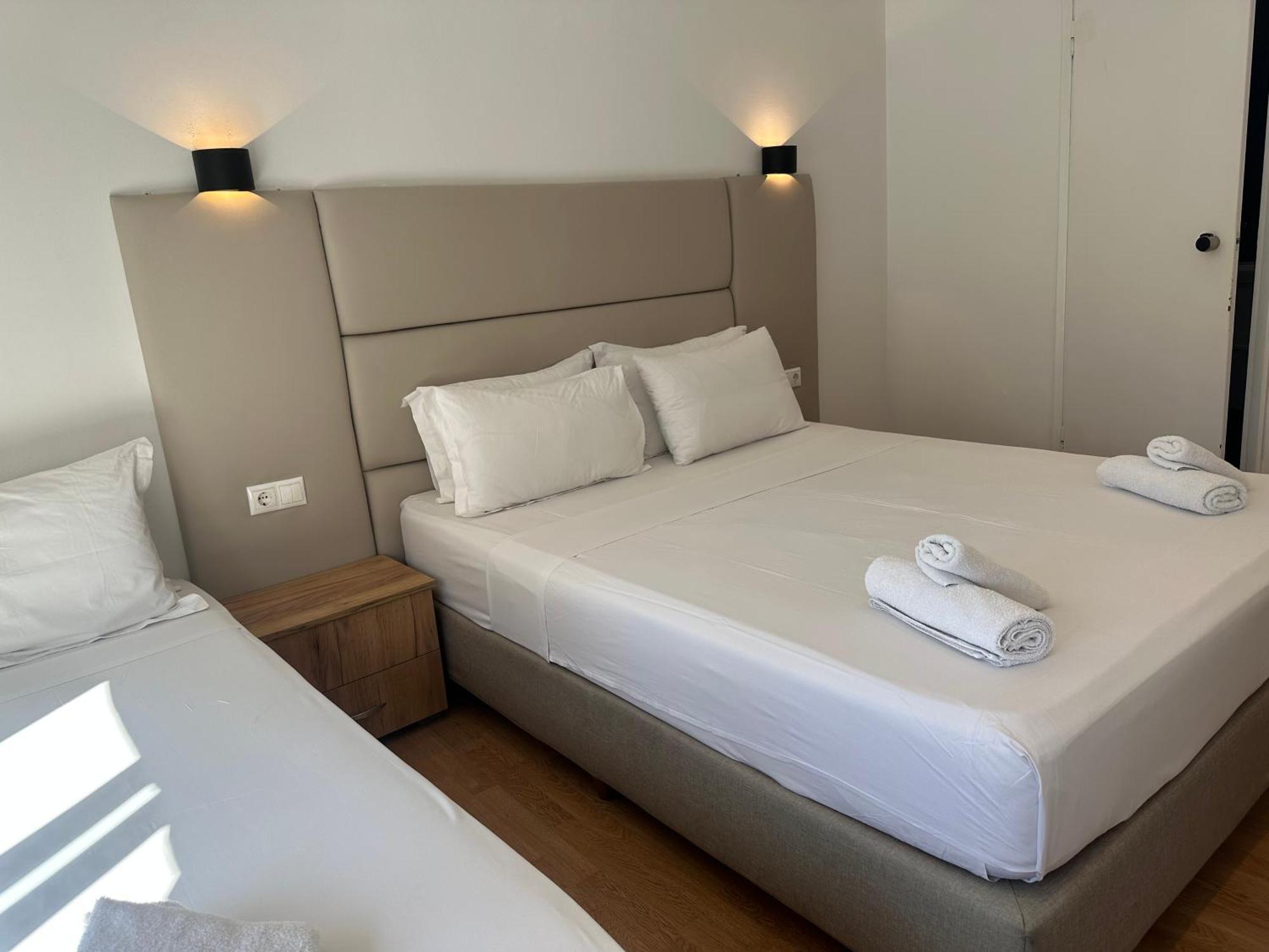 Hotel_Tier Атина Екстериор снимка